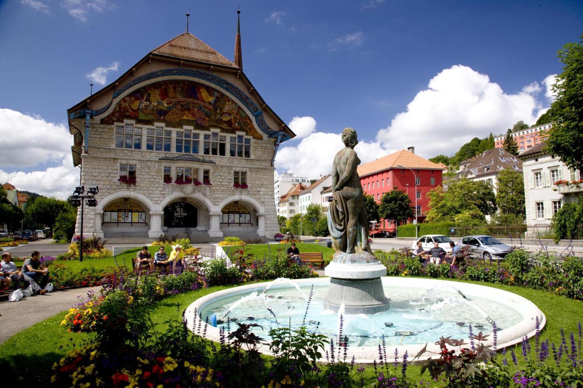 Hotel Des Trois Rois Le Locle Exterior foto
